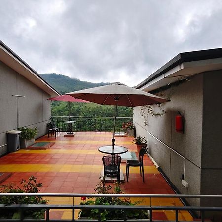 Cherry Blossom Homestay Kodaikanal Exteriör bild