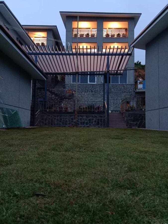 Cherry Blossom Homestay Kodaikanal Exteriör bild