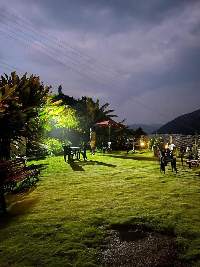 Cherry Blossom Homestay Kodaikanal Exteriör bild
